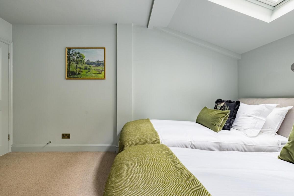 Casa vacanze Bright, Spotless Fulham With Private Garden *