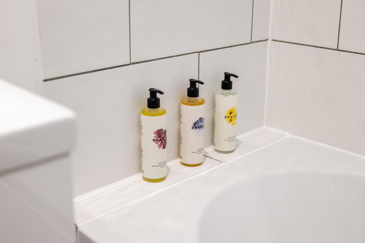 Casa vacanze Bright, Spotless Fulham With Private Garden *